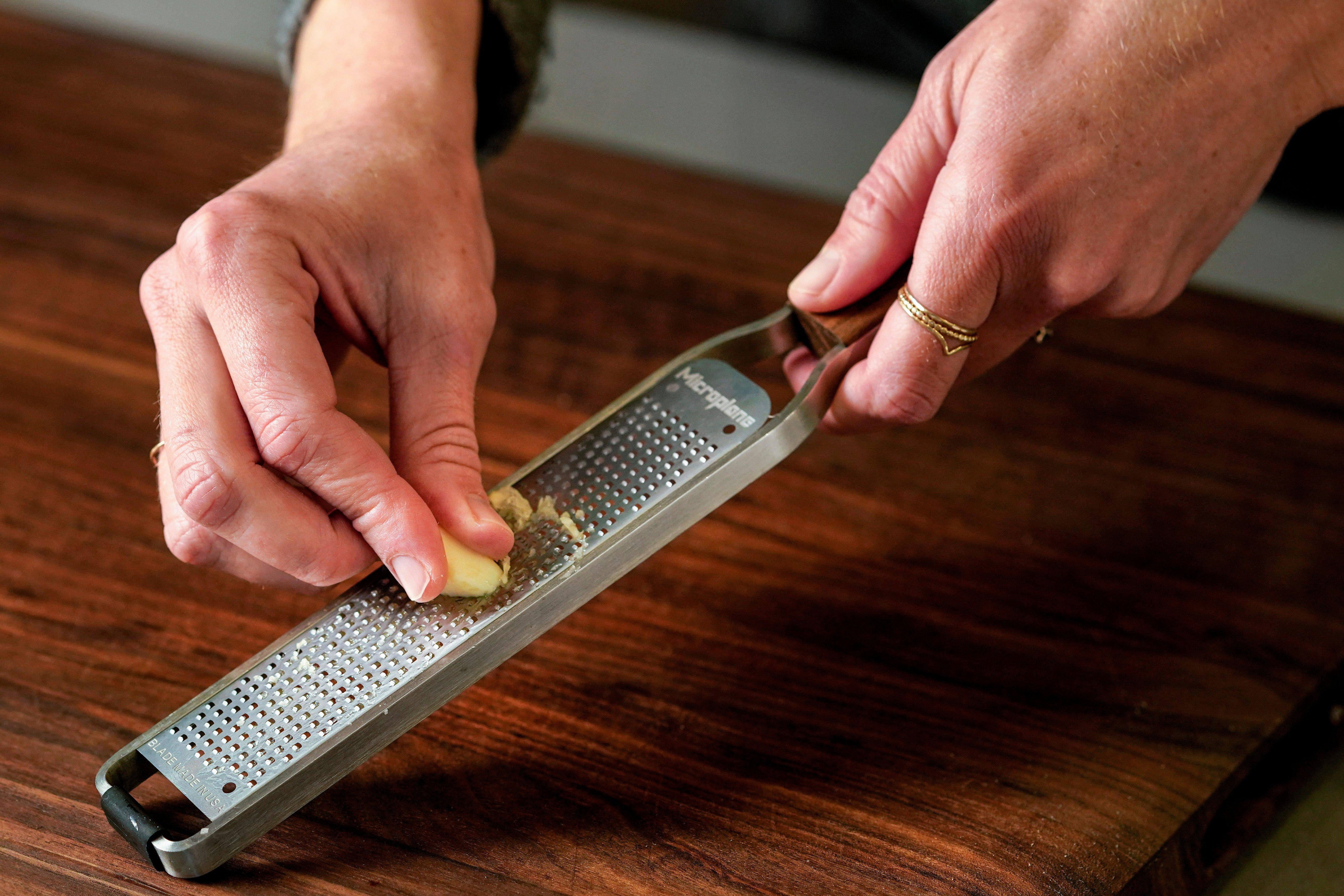 How To Grate Garlic